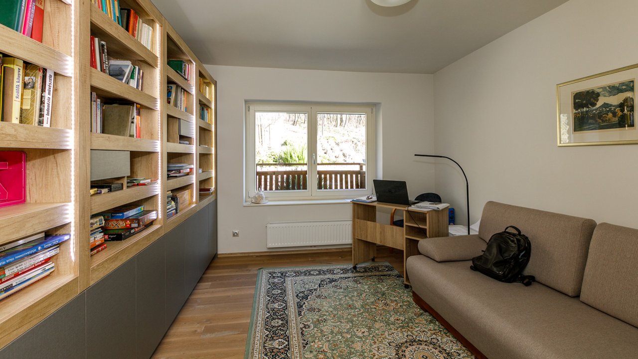 AAA: Wunderschönes Einfamilienhaus mit Panoramablick auf den Plattensee (33417)