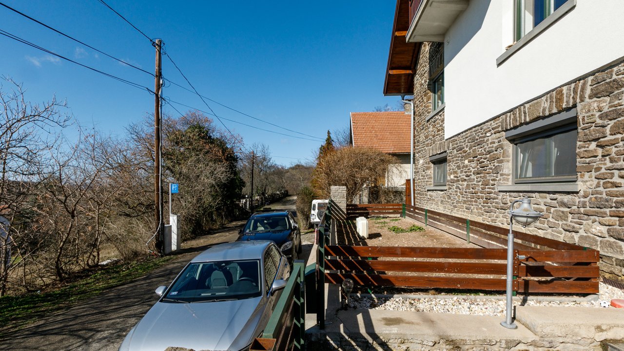 AAA: Wunderschönes Einfamilienhaus mit Panoramablick auf den Plattensee (33417)