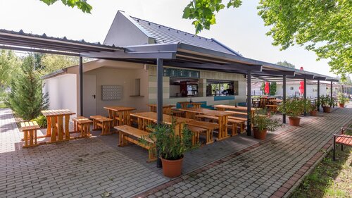 (AAA) Restaurant am Balaton mit Blick auf den See (88122)
