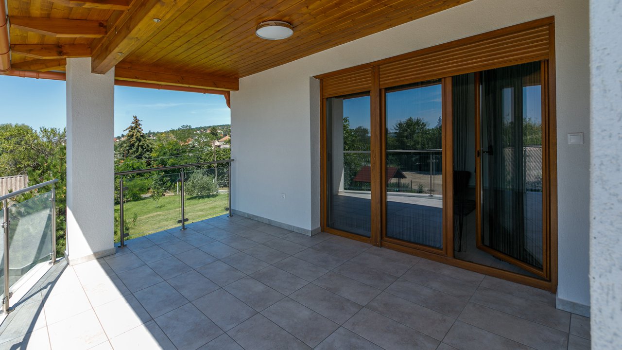 (AAA) geräumiges Wohnhaus mit Blick auf den Plattensee (33468)