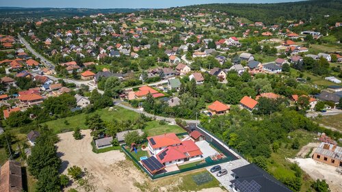 (AAA) geräumiges Wohnhaus mit Blick auf den Plattensee (33468)