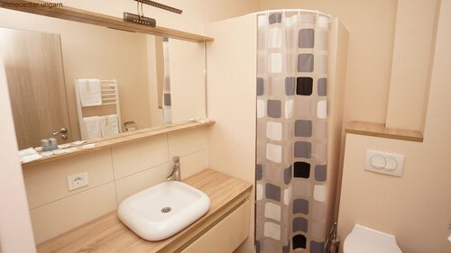 (AA) Stilvolles Apartmenthaus in Héviz (33211-3)