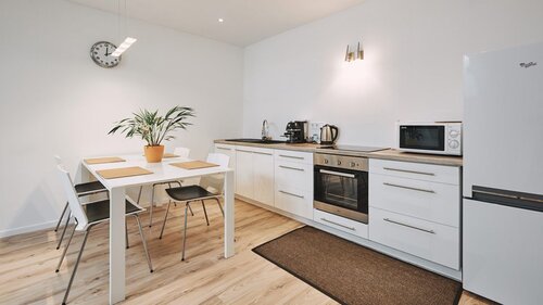 (AAA) Neuwertiges Mehrfamilienhaus mit 5 Eigentumswohnungen (66127)