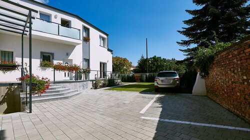 (AAA) Neuwertiges Mehrfamilienhaus mit 5 Eigentumswohnungen (66127)