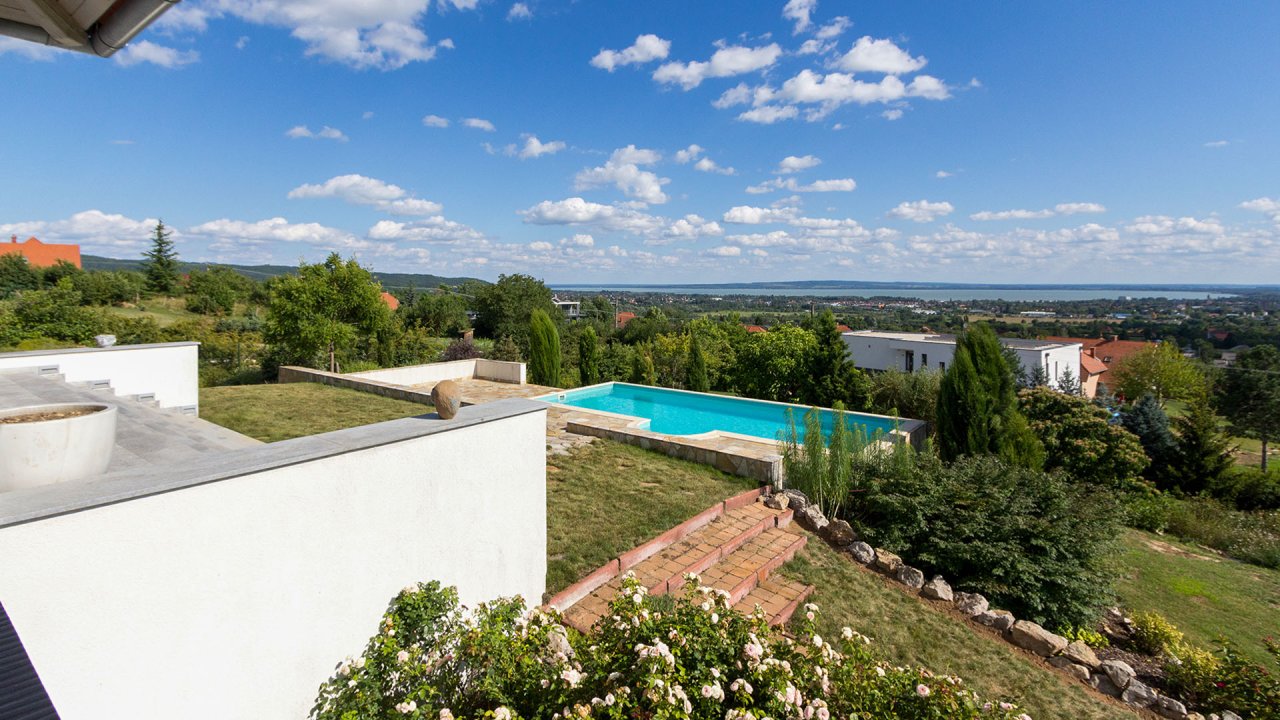(AAAB) Luxeriöses Anwesen mit Balaton-Panoramablick und großem Pool (33597)