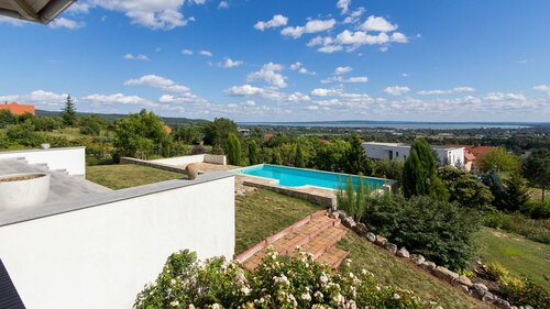 (AAAB) Luxeriöses Anwesen mit Balaton-Panoramablick und großem Pool (33597)