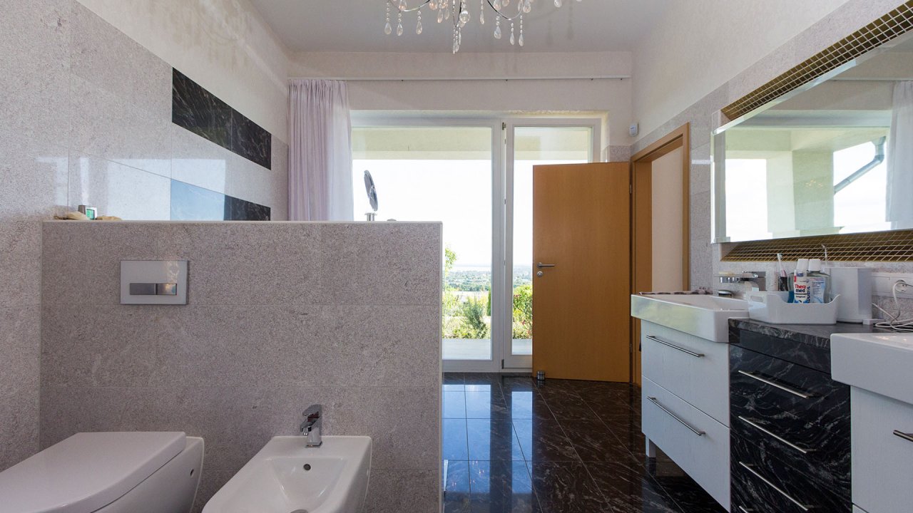 (AAAB) Luxeriöses Anwesen mit Balaton-Panoramablick und großem Pool (33597)