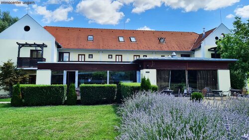 Seminarhotel mit eigenem See in Ungarn (ABA) (4017/3)