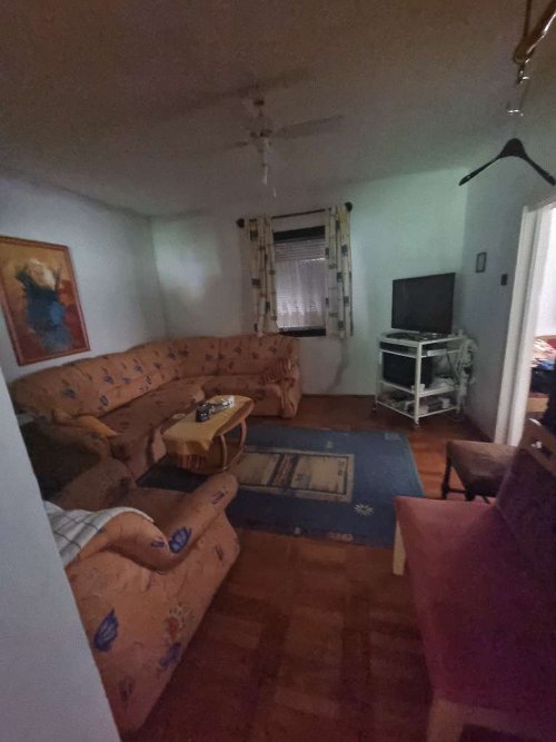 2 Einfamilienhäuser mit großem Grundstück und Badeteich (WH3775)