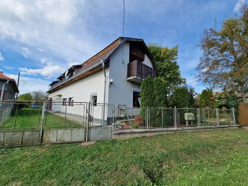 Großzügiges 2-Familienhaus in ruhiger Lage Nähe Angelteichen (ABA) (CM013-2)