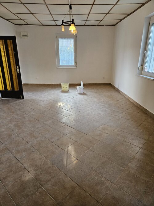 (ABA) Großes Landhaus oberhalb von Zalaegerzeg mit viel Potential (CM053-B) — Wohnzimmer