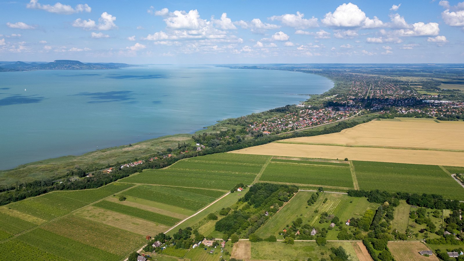 (A-CB) Plot with panoramic views on the southern shore of Lake Balaton