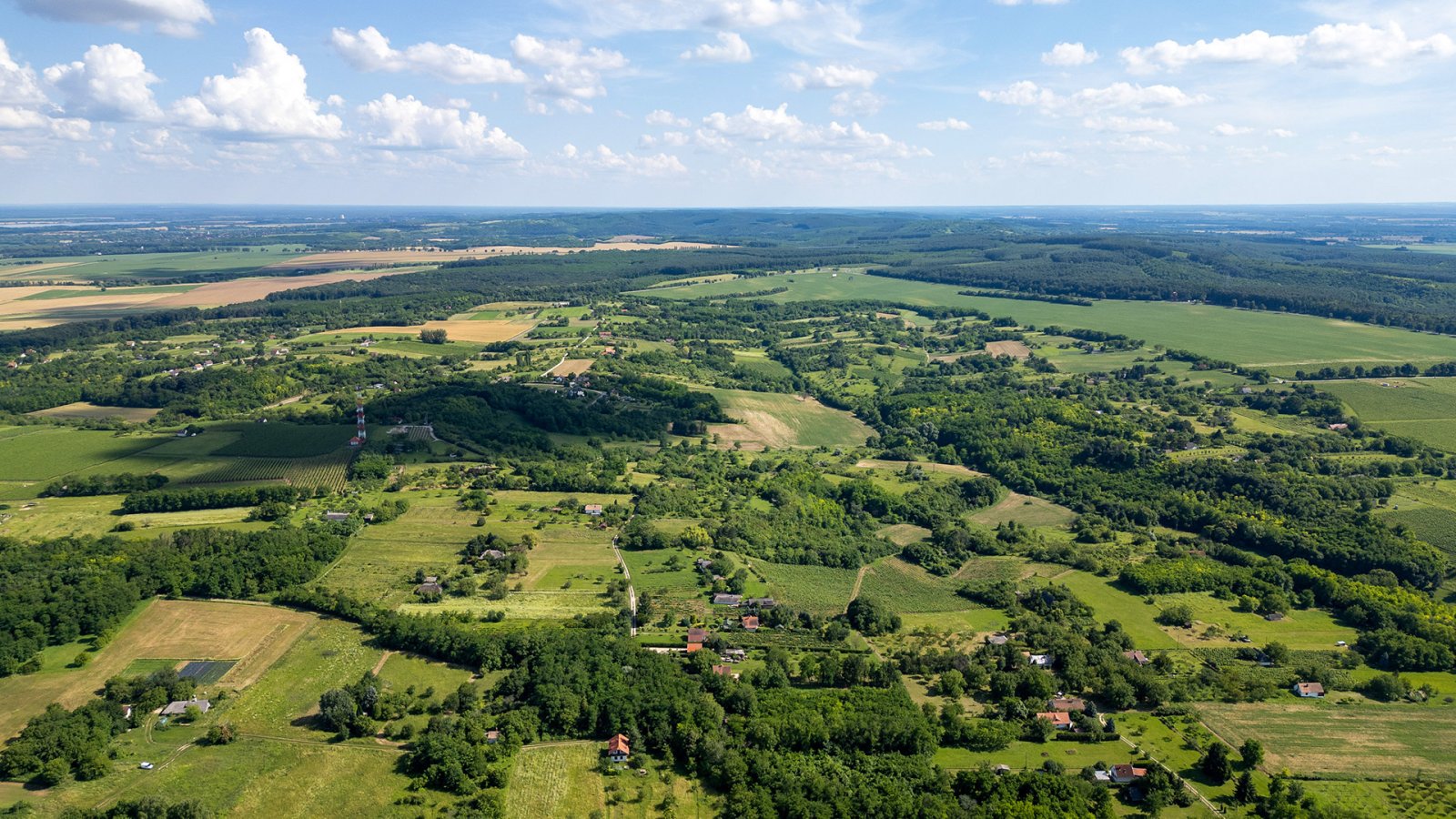 (A-CB) Plot with panoramic views on the southern shore of Lake Balaton