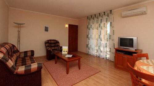 (AAAB) Wohnanlage mit 8 komfortablen Appartements im weltbekannten Kurbad Héviz (66071-1)