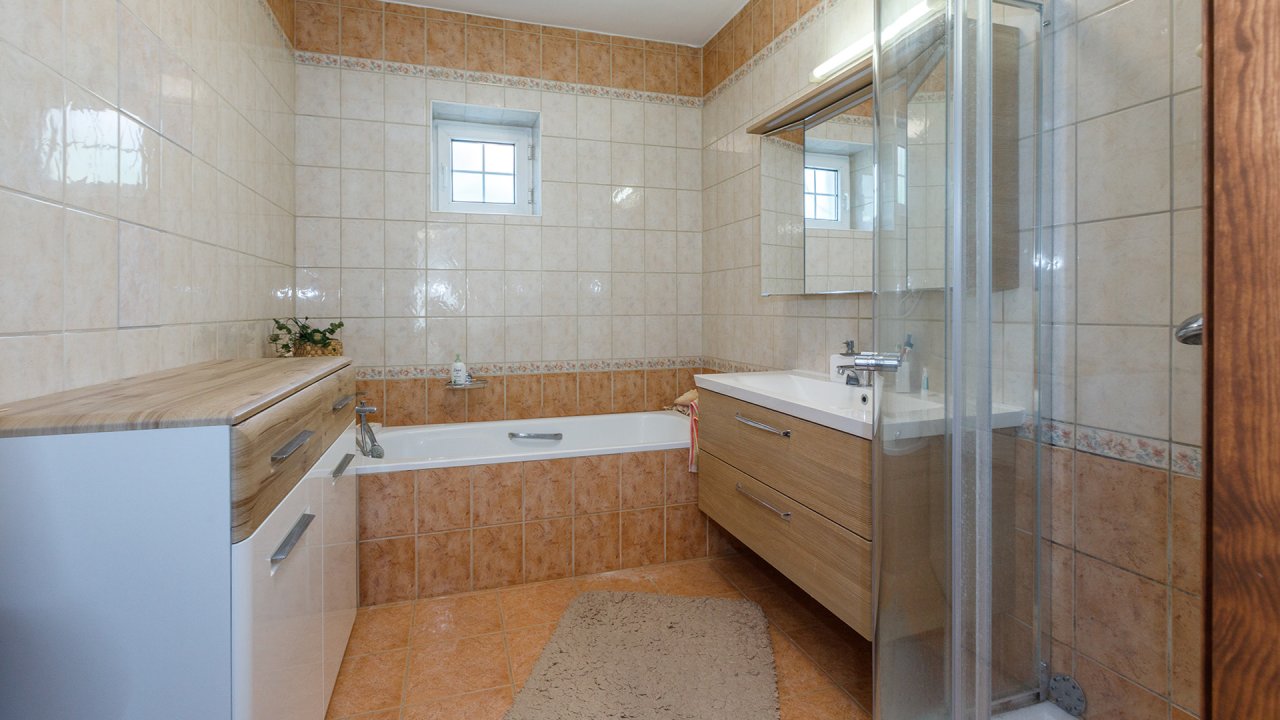 (AAAC) Geräumiges Wohnhaus im malerischen Kurort Héviz / Ungarn (33464-3)