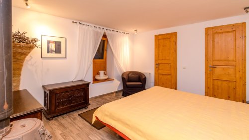 Außergewöhnliches, diskretes Anwesen im traditionellen Stil mit Panormablick und großem Grundstück am Nordufer des Balaton (AAA-33768) (33768)