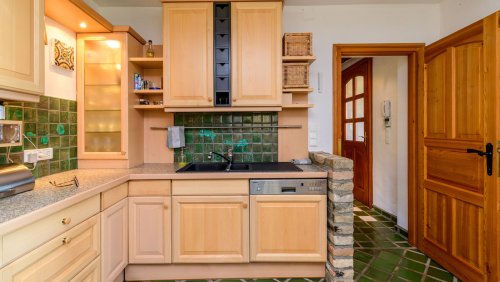 Außergewöhnliches, diskretes Anwesen im traditionellen Stil mit Panormablick und großem Grundstück am Nordufer des Balaton (AAA-33768) (33768)