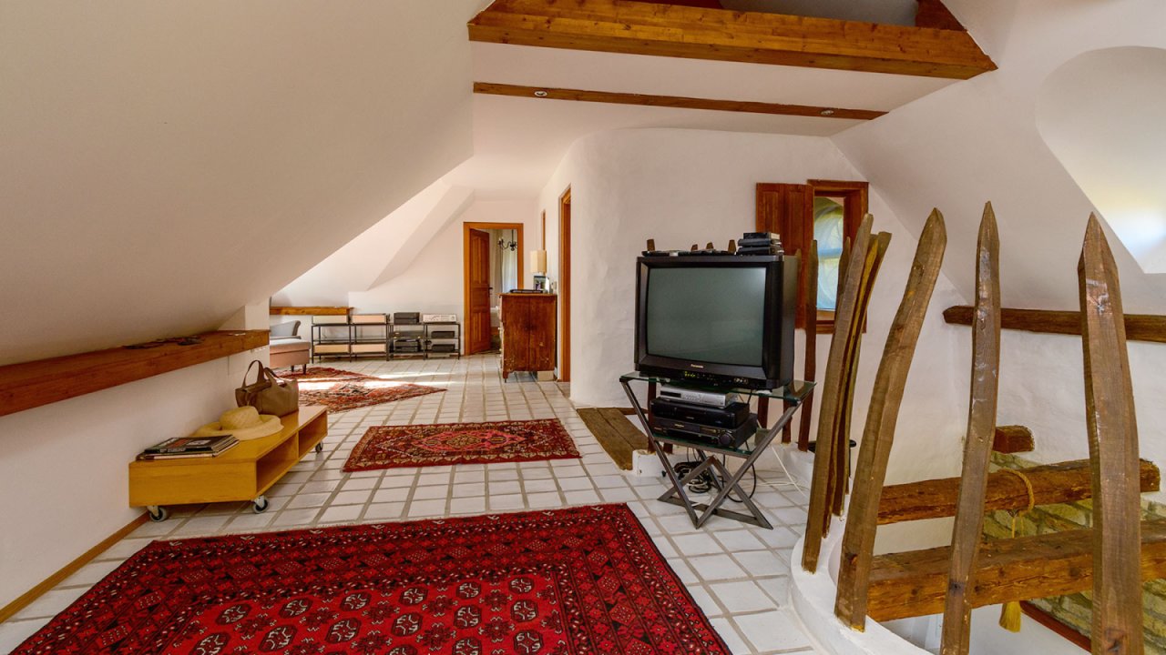 Außergewöhnliches, diskretes Anwesen im traditionellen Stil mit Panormablick und großem Grundstück am Nordufer des Balaton (AAA-33768) (33768)