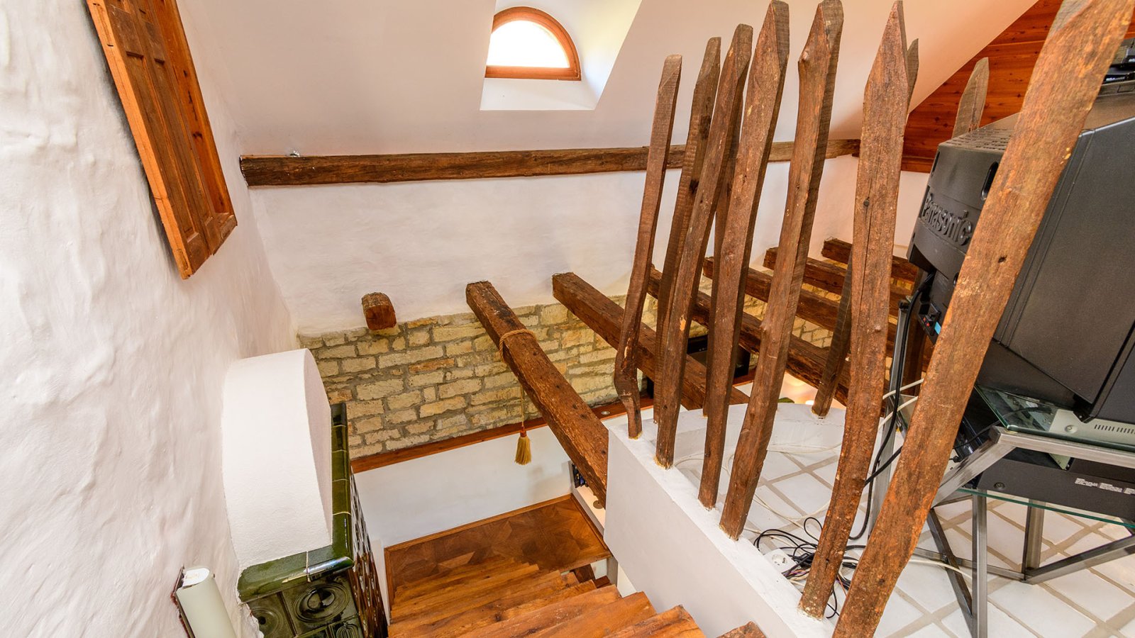 Außergewöhnliches, diskretes Anwesen im traditionellen Stil mit Panormablick und großem Grundstück am Nordufer des Balaton (AAA-33768) (33768)