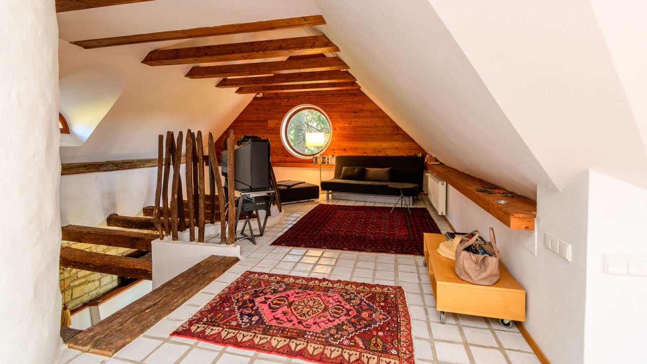Außergewöhnliches, diskretes Anwesen im traditionellen Stil mit Panormablick und großem Grundstück am Nordufer des Balaton (AAA-33768) (33768)