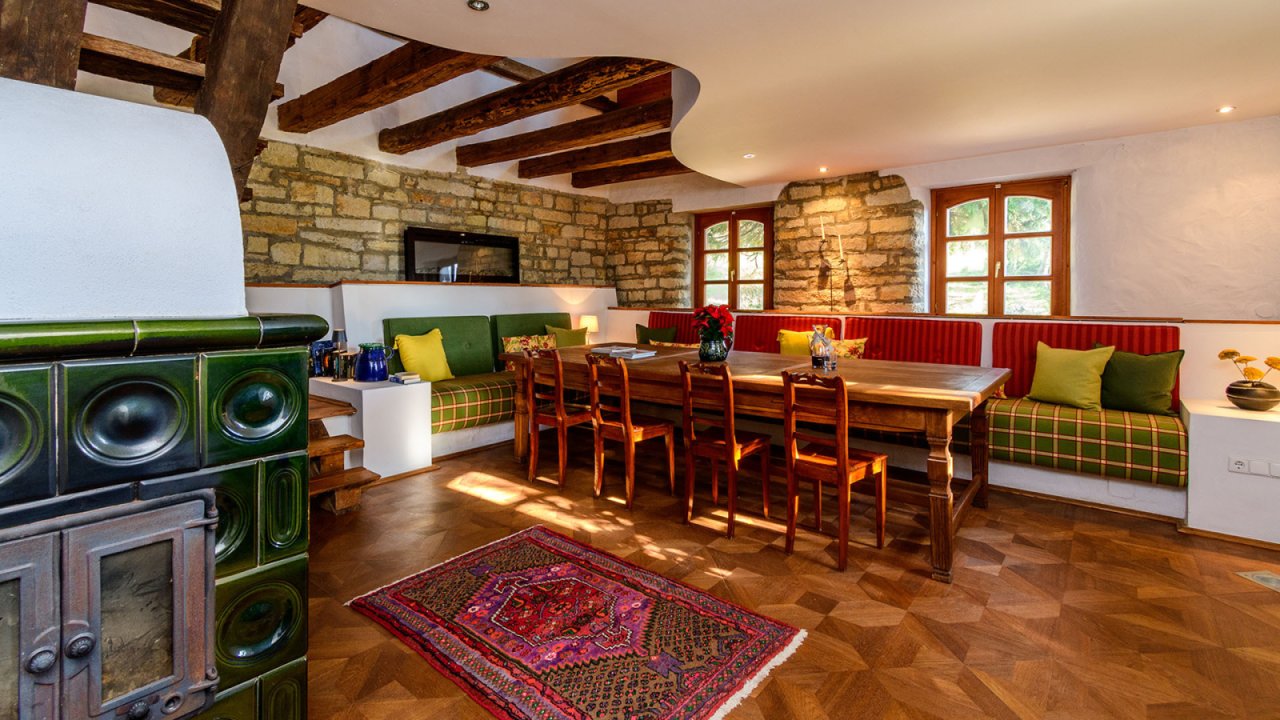 Außergewöhnliches, diskretes Anwesen im traditionellen Stil mit Panormablick und großem Grundstück am Nordufer des Balaton (AAA-33768) (33768)