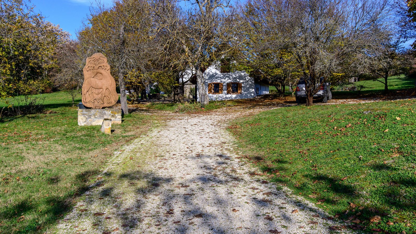 Außergewöhnliches, diskretes Anwesen im traditionellen Stil mit Panormablick und großem Grundstück am Nordufer des Balaton (AAA-33768) (33768)