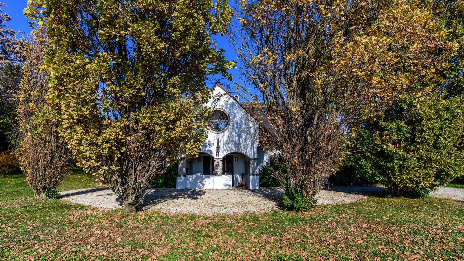 Außergewöhnliches, diskretes Anwesen im traditionellen Stil mit Panormablick und großem Grundstück am Nordufer des Balaton (AAA-33768) (33768)