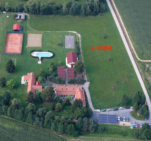 (ABAB) Youth country school home, sports pension, holiday camp or?