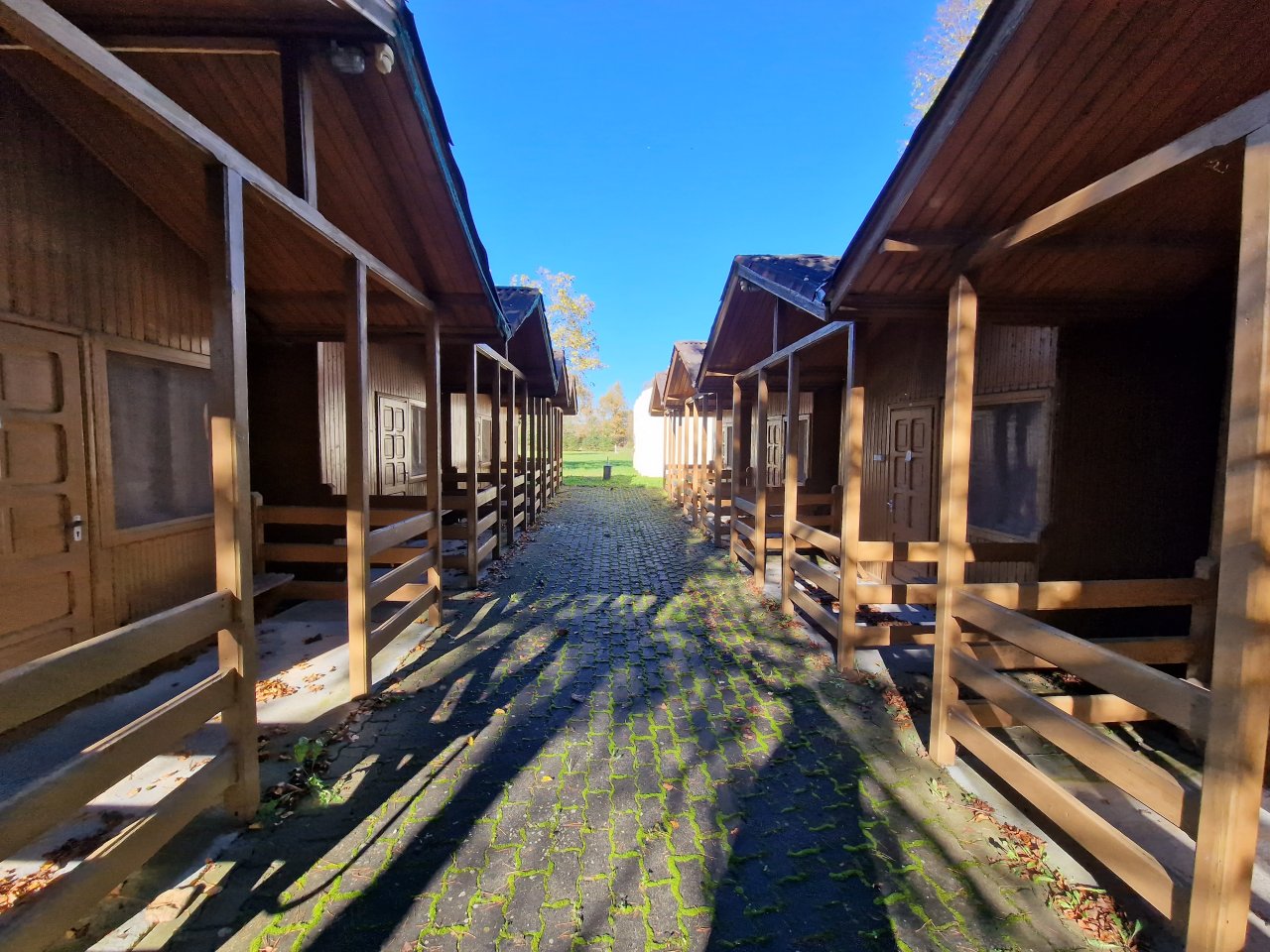 (ABA) Jugend-Landschulheim, Sportpension, Ferienlager oder? (CM045-2)