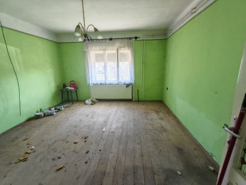 Großes Wohnhaus in netter Lage bietet ein enormes Potential (BCA) (CM197)