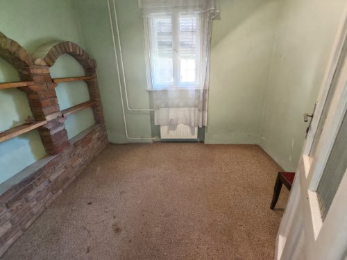 Großes Wohnhaus in netter Lage bietet ein enormes Potential (BCA) (CM197)