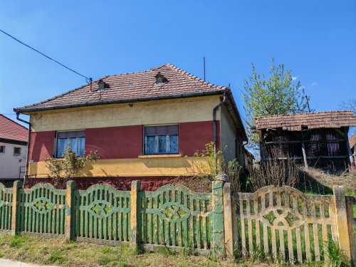 Großes Wohnhaus in netter Lage bietet ein enormes Potential (BCA) (CM197)