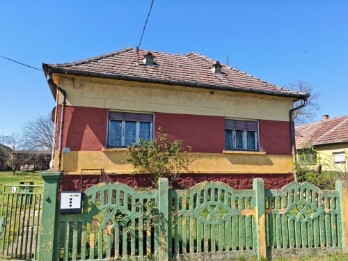 Großes Wohnhaus in netter Lage bietet ein enormes Potential (BCA) (CM197)