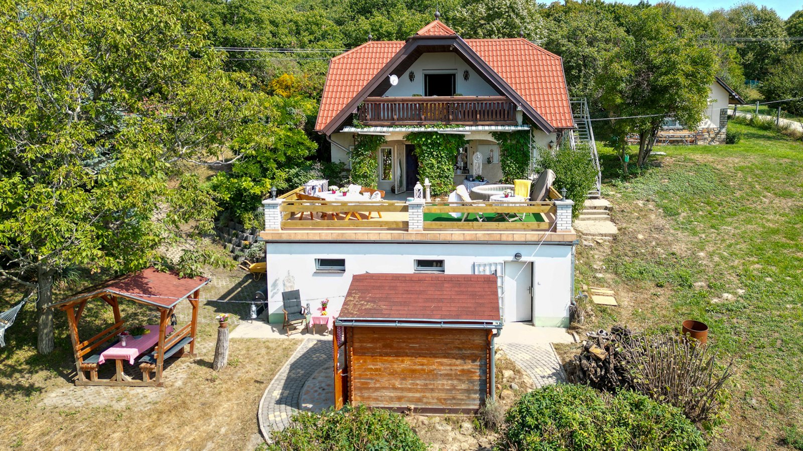 Landhaus in diskreter Lage mit Panoramablick bei Heviz (AAA)