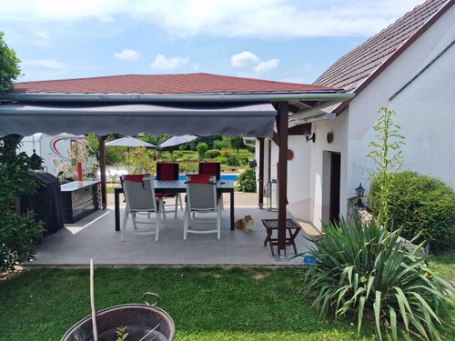 (AAB) Großes Landhaus mit Pool in ruhiger Lage bei Heviz (HCM306-3)