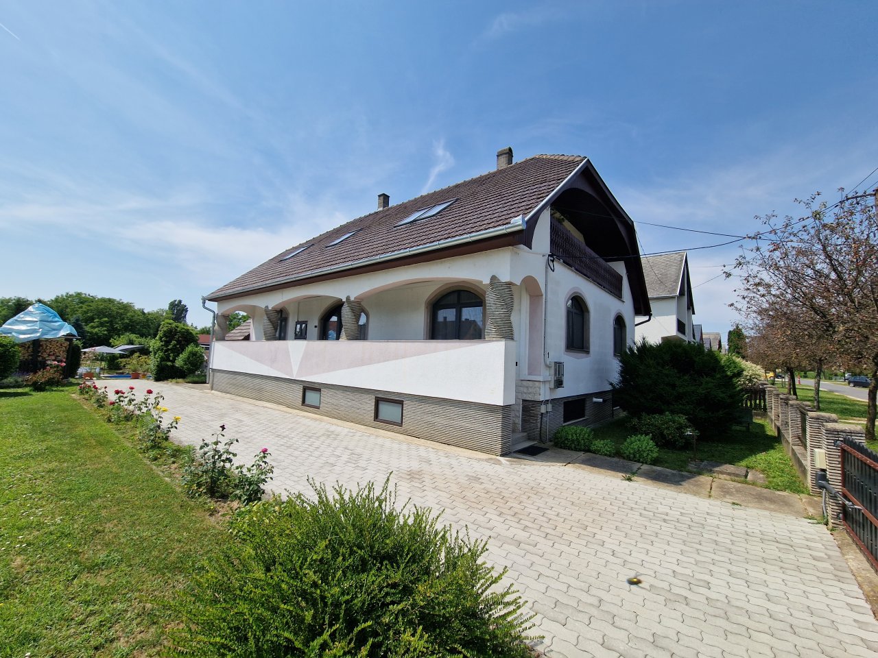 (AAB) Großes Landhaus mit Pool in ruhiger Lage bei Heviz