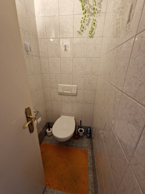 (AAB) Großes Landhaus mit Pool in ruhiger Lage bei Heviz (HCM306-3) — Gastentoilet begane grond