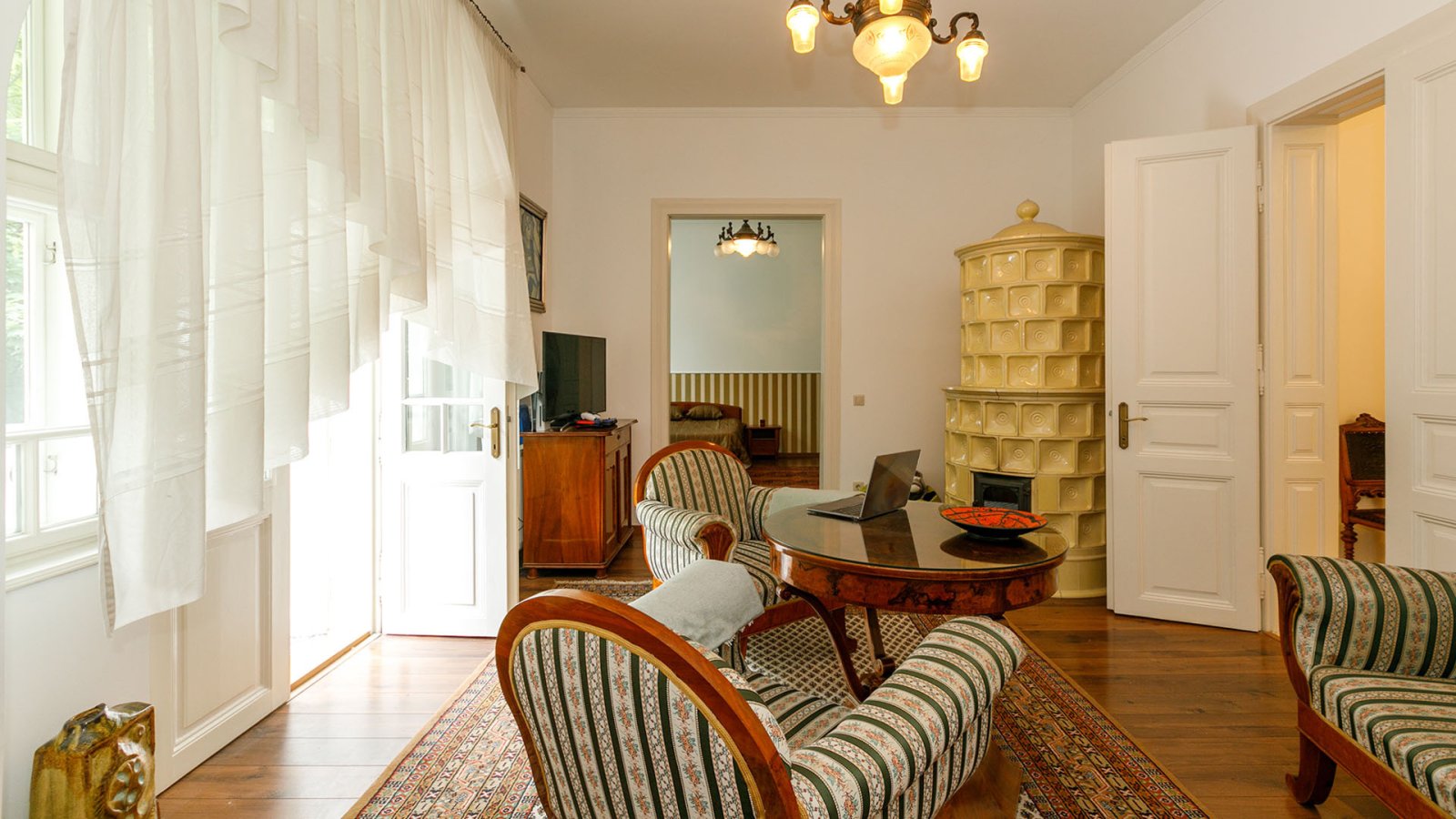 Imposante Stadtvilla in Keszthely am Nordufer des Balaton (33813)