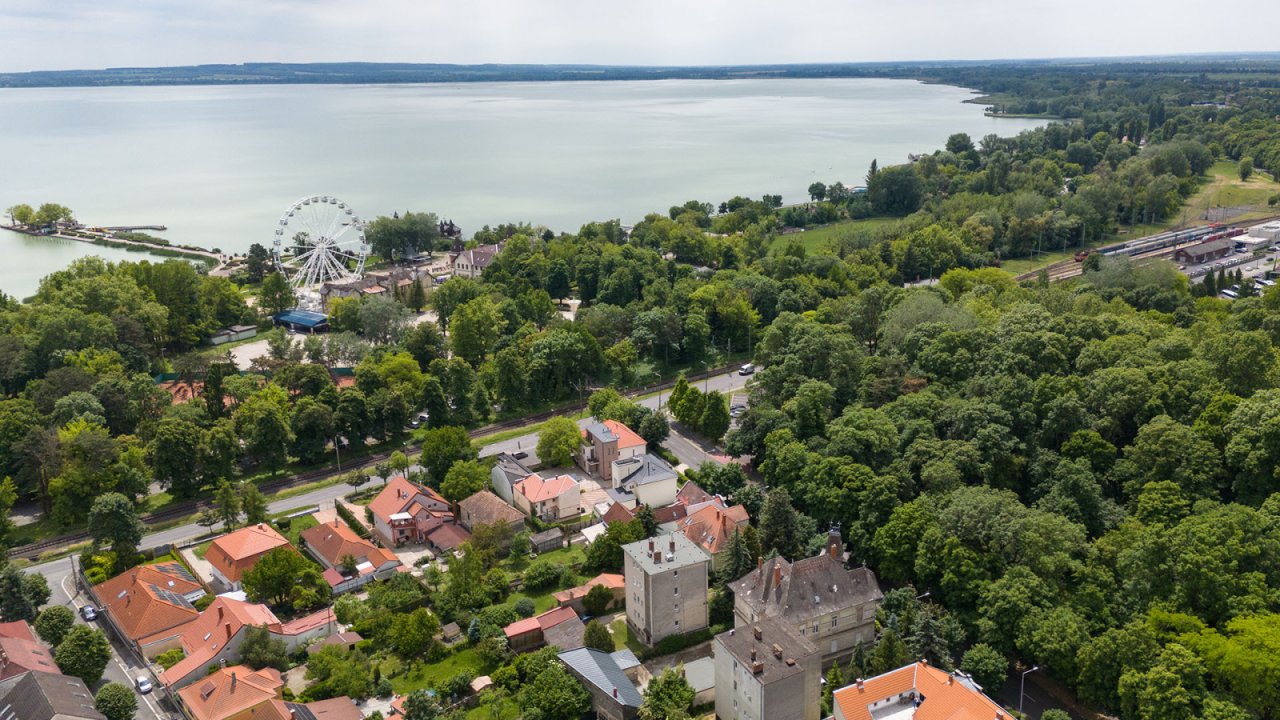 Imposante Stadtvilla in Keszthely am Nordufer des Balaton (33813)