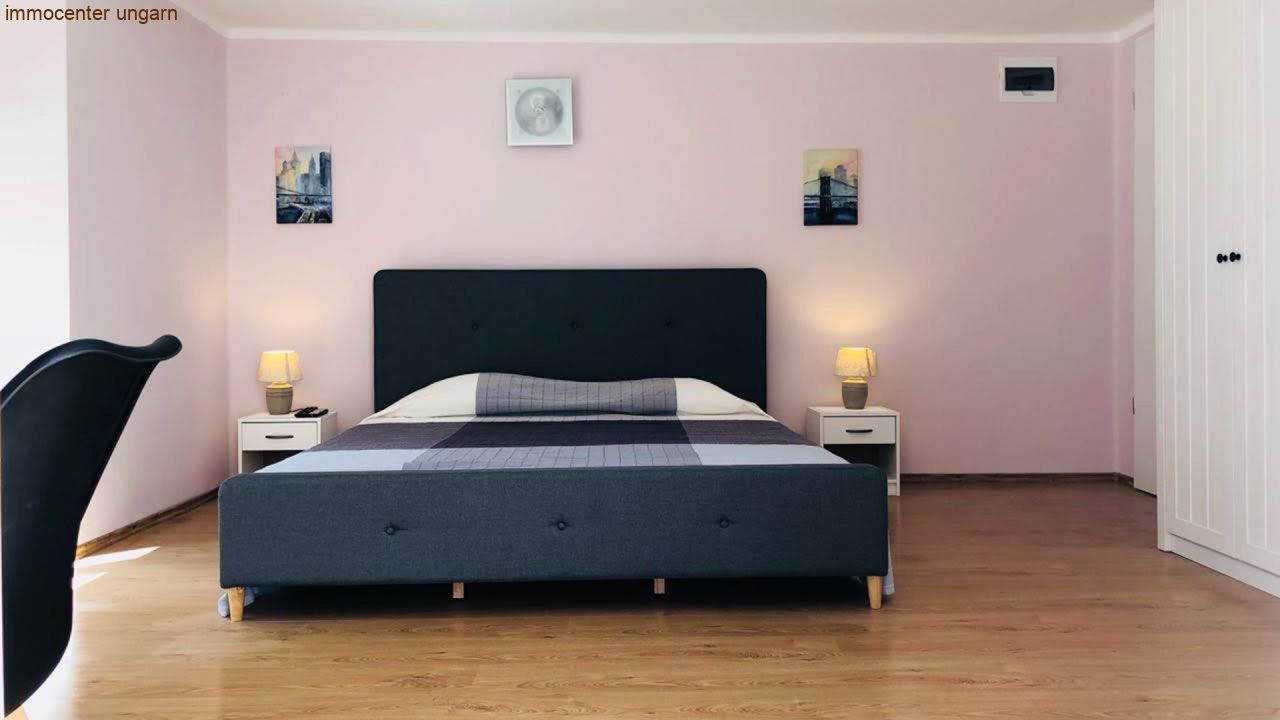 Renoviertes Mehrfamilienhaus mit 7 Wohneinheiten in Héviz (33092-2)