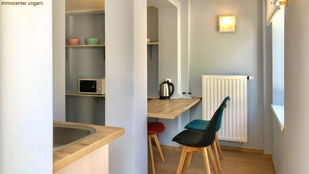 Renoviertes Mehrfamilienhaus mit 7 Wohneinheiten in Héviz (33092-2)