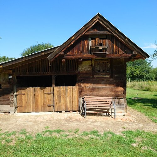 Renoviertes Herrenhaus mit großem Grundstück, ideal für Pferdebesitzer &amp; Ruhesuchende (HCM112-3)