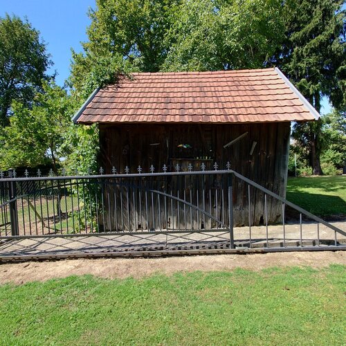 Renoviertes Herrenhaus mit großem Grundstück, ideal für Pferdebesitzer &amp; Ruhesuchende (HCM112-3)