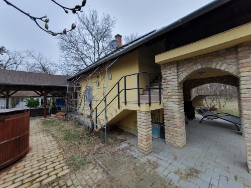 (BAA) Familienhaus mit Teich und großem Grundstück in Ruhelage (CM117-4)