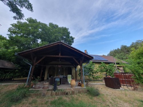 (BAA) Familienhaus mit Teich und großem Grundstück in Ruhelage (CM117-4)