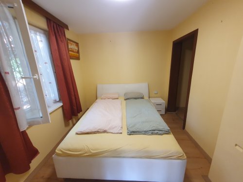 (BAA) Familienhaus mit Teich und großem Grundstück in Ruhelage (CM117-4)