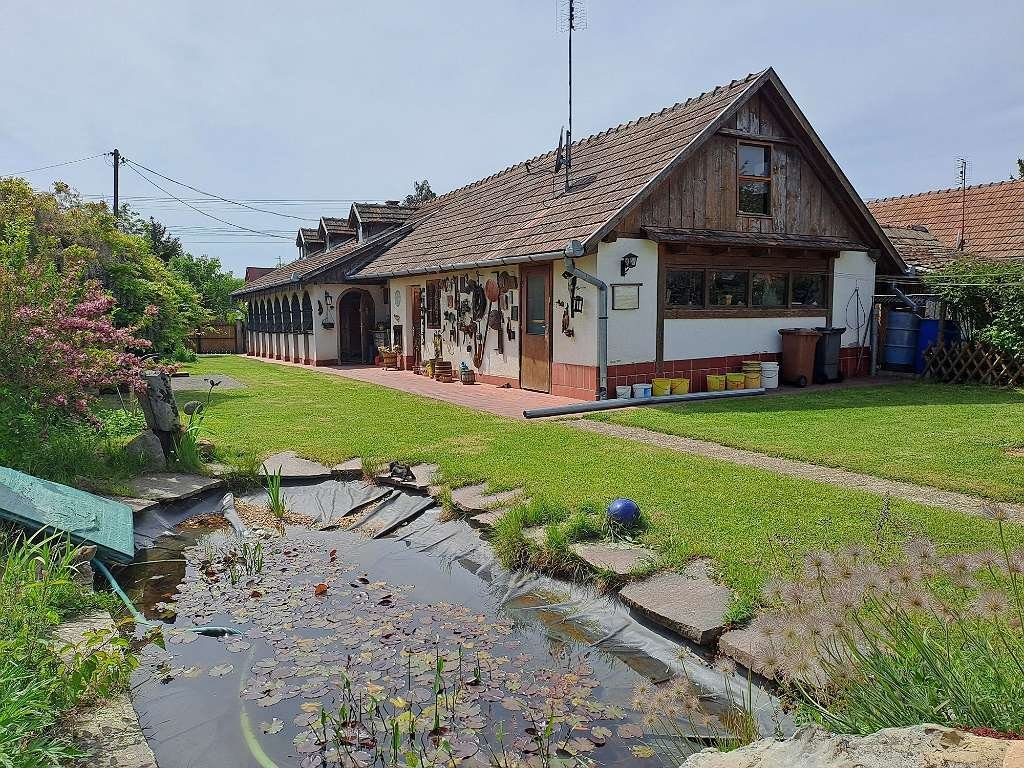 (ABA) Traditionelles Arkadenhaus in Westungarn Nähe Österreich