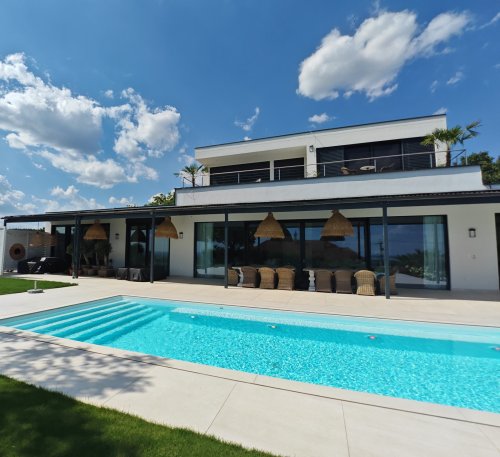 Traumhaftes Designer-Anwesen über dem Balaton mit Seeblick &amp; eigenem Bootsliegeplatz (CM222-2)