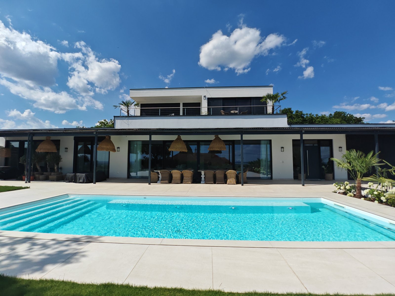 Traumhaftes Designer-Anwesen über dem Balaton mit Seeblick &amp; eigenem Bootsliegeplatz