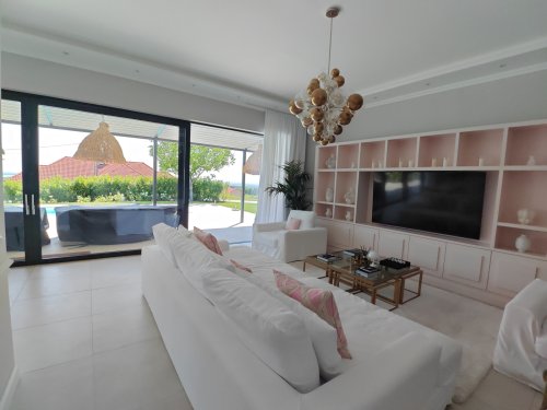 Traumhaftes Designer-Anwesen über dem Balaton mit Seeblick &amp; eigenem Bootsliegeplatz (CM222-2)
